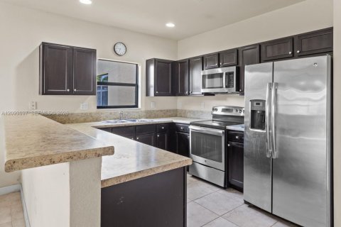 Casa en venta en Homestead, Florida, 4 dormitorios, 175.03 m2 № 2378697 - foto 7