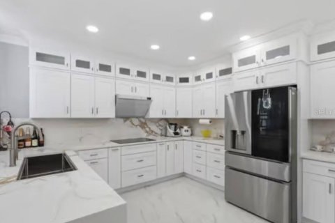 Condo in Orlando, Florida, 3 bedrooms  № 2096437 - photo 28