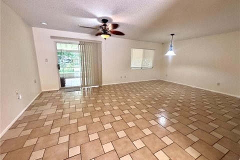 Villa ou maison à louer à Apopka, Floride: 3 chambres, 124.3 m2 № 1865849 - photo 3