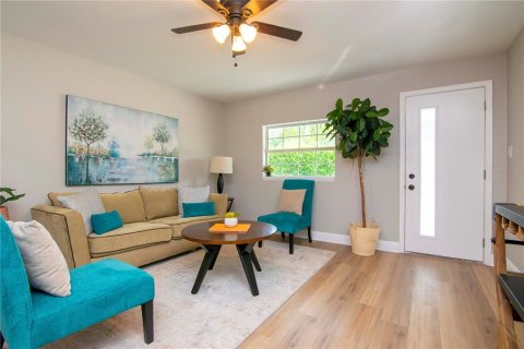 Villa ou maison à louer à Tampa, Floride: 5 chambres, 131.55 m2 № 2148484 - photo 5