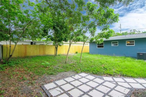Villa ou maison à louer à Tampa, Floride: 5 chambres, 131.55 m2 № 2148484 - photo 28