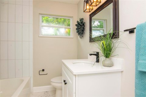 Villa ou maison à louer à Tampa, Floride: 5 chambres, 131.55 m2 № 2148484 - photo 24