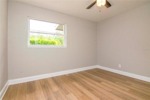 Villa ou maison à louer à Tampa, Floride: 5 chambres, 131.55 m2 № 2148484 - photo 23