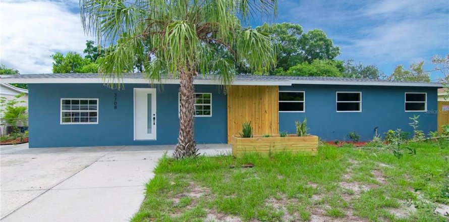 Villa ou maison à Tampa, Floride 5 chambres, 131.55 m2 № 2148484