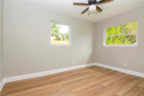 Villa ou maison à louer à Tampa, Floride: 5 chambres, 131.55 m2 № 2148484 - photo 20