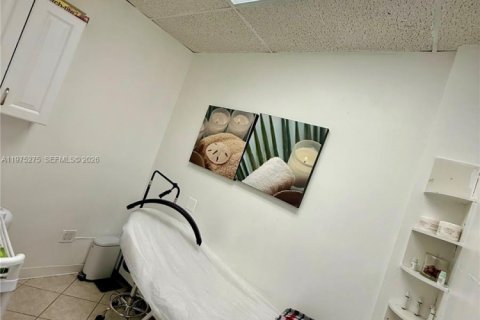 Propiedad comercial en venta en Sunrise, Florida № 2089771 - foto 11