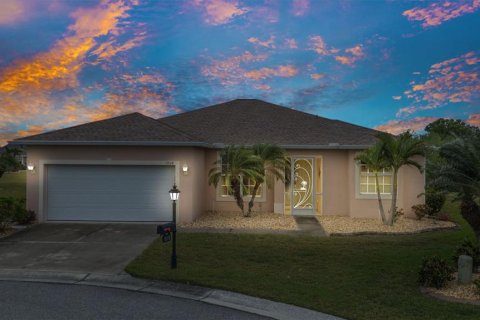 House in Punta Gorda, Florida 3 bedrooms, 150.22 sq.m. № 1516444 - photo 1