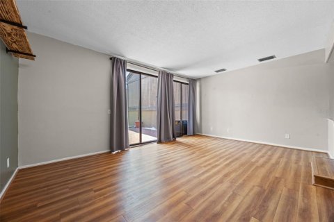 Condo in Altamonte Springs, Florida, 2 bedrooms  № 1765903 - photo 15
