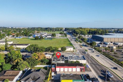 Commercial property in Hialeah, Florida № 1989723 - photo 22