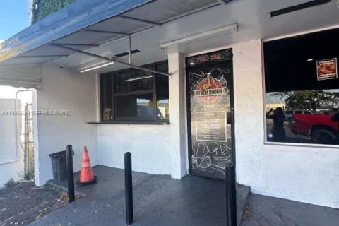 Купить коммерческую недвижимость в Хайалиа, Флорида № 1989723 - фото 12