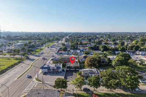 Commercial property in Hialeah, Florida № 1989723 - photo 20
