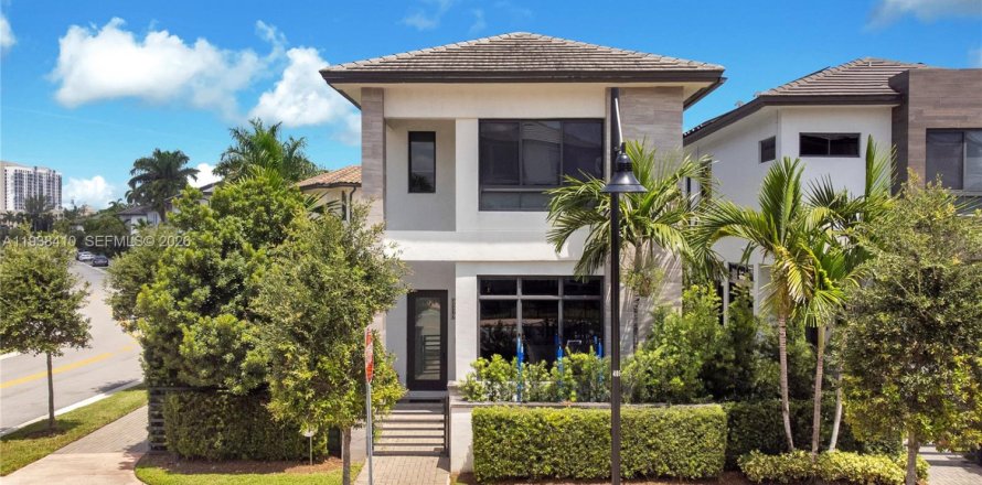 House in Doral, Florida 3 bedrooms, 202.71 sq.m. № 1996414