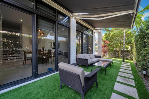 House in Doral, Florida 3 bedrooms, 202.71 sq.m. № 1996414 - photo 29