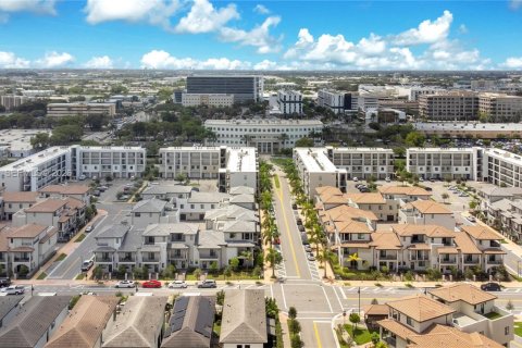 House in Doral, Florida 3 bedrooms, 202.71 sq.m. № 1996414 - photo 27