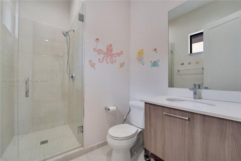 House in Doral, Florida 3 bedrooms, 202.71 sq.m. № 1996414 - photo 19
