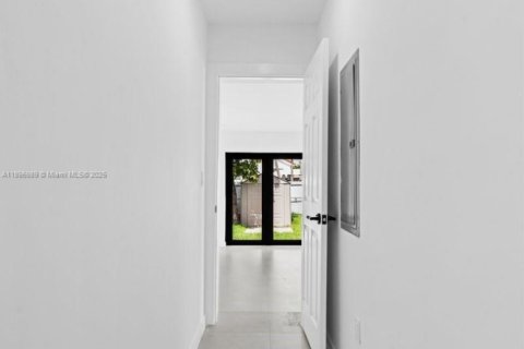 Villa ou maison à vendre à Hialeah, Floride: 3 chambres, 116.69 m2 № 1948704 - photo 20