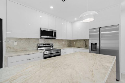 Villa ou maison à vendre à Hialeah, Floride: 3 chambres, 116.69 m2 № 1948704 - photo 18