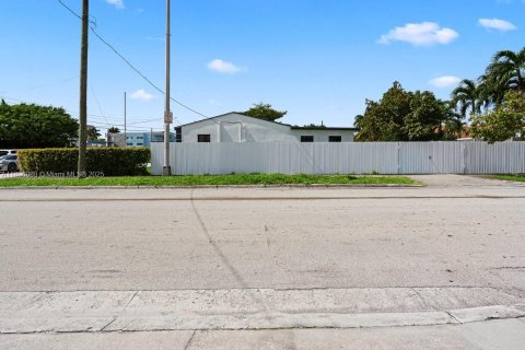 Villa ou maison à vendre à Hialeah, Floride: 3 chambres, 116.69 m2 № 1948704 - photo 5
