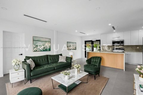 Villa ou maison à vendre à Hialeah, Floride: 3 chambres, 116.69 m2 № 1948704 - photo 12