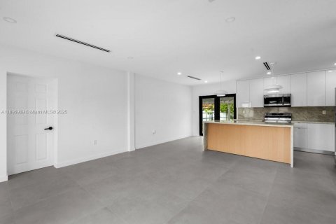 Villa ou maison à vendre à Hialeah, Floride: 3 chambres, 116.69 m2 № 1948704 - photo 10