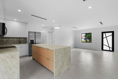 Villa ou maison à vendre à Hialeah, Floride: 3 chambres, 116.69 m2 № 1948704 - photo 15