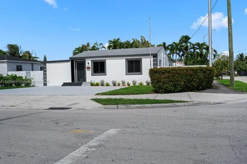 Villa ou maison à vendre à Hialeah, Floride: 3 chambres, 116.69 m2 № 1948704 - photo 3