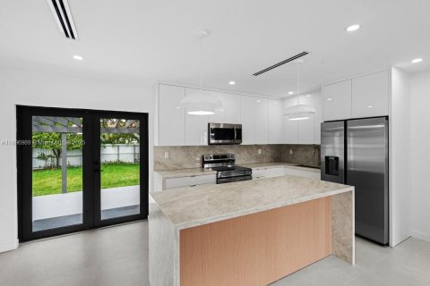 Villa ou maison à vendre à Hialeah, Floride: 3 chambres, 116.69 m2 № 1948704 - photo 14