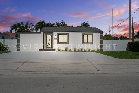 Villa ou maison à vendre à Hialeah, Floride: 3 chambres, 116.69 m2 № 1948704 - photo 1