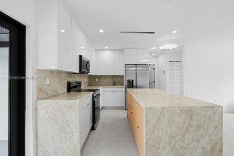 Villa ou maison à vendre à Hialeah, Floride: 3 chambres, 116.69 m2 № 1948704 - photo 17