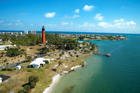 Copropriété à vendre à Tequesta, Floride: 2 chambres, 219.06 m2 № 2048920 - photo 10