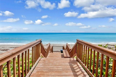 Copropriété à vendre à Tequesta, Floride: 2 chambres, 219.06 m2 № 2048920 - photo 11