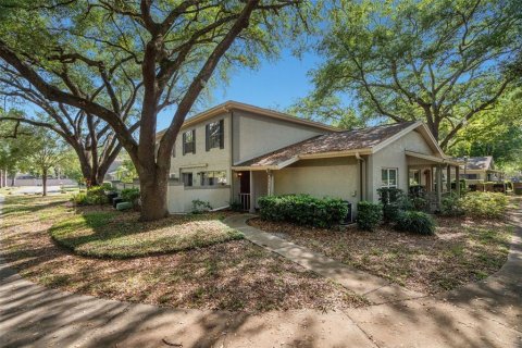 Townhouse in Temple Terrace, Florida 2 bedrooms, 102.56 sq.m. № 2120426