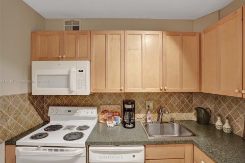 Condominio en venta en Wilton Manors, Florida, 1 dormitorio, 69.68 m2 № 1983249 - foto 12