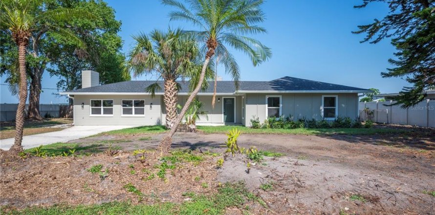 House in Lakeland, Florida 4 bedrooms, 228.35 sq.m. № 1636772