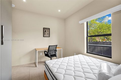 Casa en venta en Miami, Florida, 5 dormitorios, 194.26 m2 № 2057578 - foto 27
