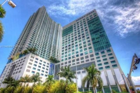 Кондоминиум с 1 спальней в Майами, Флорида № 2001701