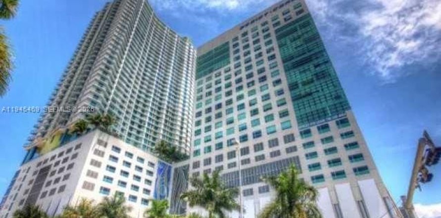 Кондоминиум с 1 спальней в Майами, Флорида № 2001701