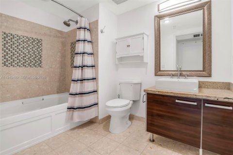 Copropriété à vendre à Miami, Floride: 1 chambre, 72.74 m2 № 2001701 - photo 15