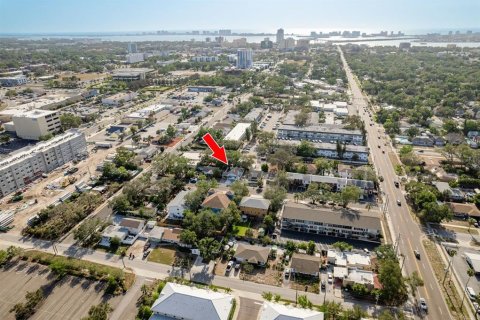 Casa en venta en Clearwater, Florida, 2 dormitorios, 75.99 m2 № 1654291 - foto 2