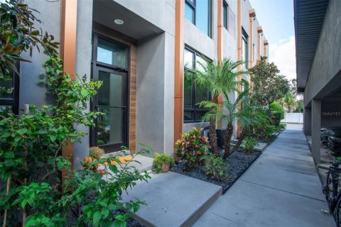 Touwnhouse à louer à Tampa, Floride: 2 chambres, 130.43 m2 № 2384311 - photo 10
