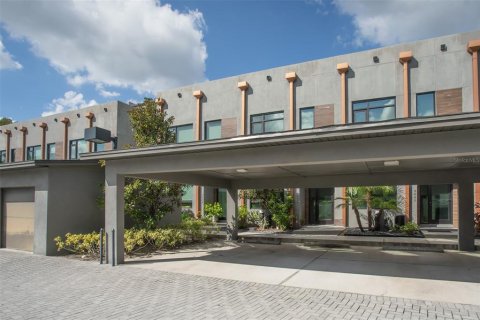 Touwnhouse à louer à Tampa, Floride: 2 chambres, 130.43 m2 № 2384311 - photo 9