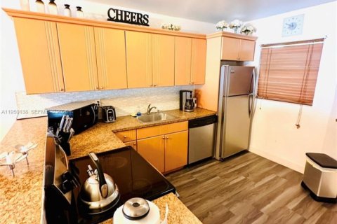 Снять в аренду виллу или дом в Форт-Лодердейл, Флорида 3 спальни, № 2005759 - фото 6