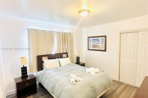 Снять в аренду виллу или дом в Форт-Лодердейл, Флорида 3 спальни, № 2005759 - фото 17