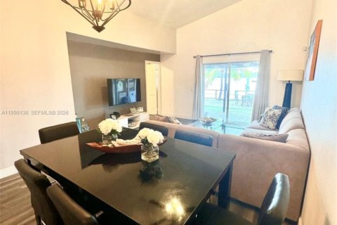 Снять в аренду виллу или дом в Форт-Лодердейл, Флорида 3 спальни, № 2005759 - фото 9