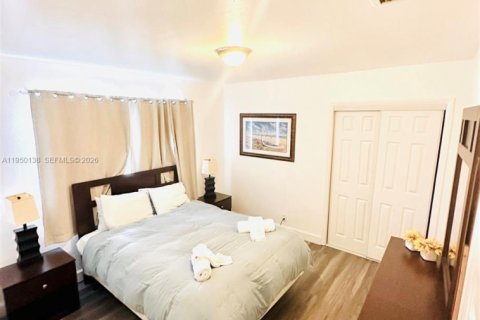 Снять в аренду виллу или дом в Форт-Лодердейл, Флорида 3 спальни, № 2005759 - фото 18