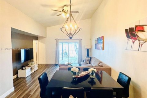 Снять в аренду виллу или дом в Форт-Лодердейл, Флорида 3 спальни, № 2005759 - фото 8