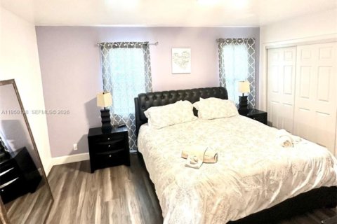 Снять в аренду виллу или дом в Форт-Лодердейл, Флорида 3 спальни, № 2005759 - фото 19