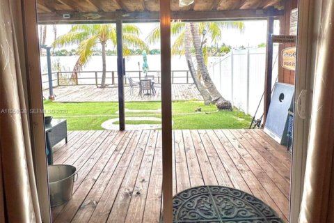 Снять в аренду виллу или дом в Форт-Лодердейл, Флорида 3 спальни, № 2005759 - фото 23