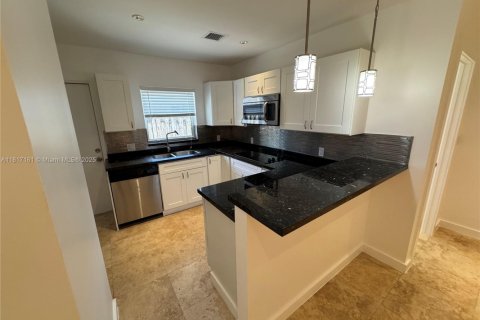 Apartamento en alquiler en Fort Lauderdale, Florida, 2 dormitorios, 74.32 m2 № 1775906 - foto 6