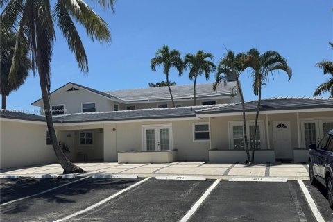 Apartamento en alquiler en Fort Lauderdale, Florida, 2 dormitorios, 74.32 m2 № 1775906 - foto 1